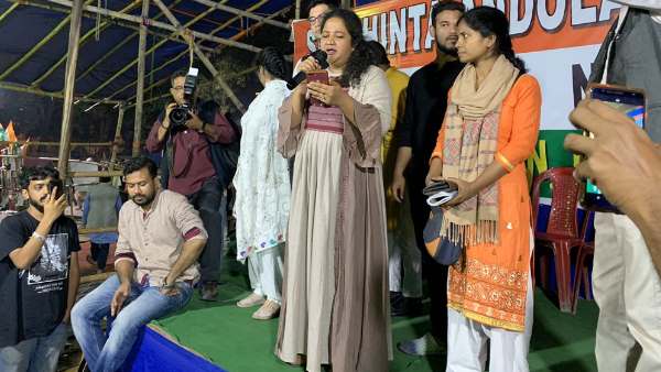 'हम जैसे हिंदू शर्मिंदा हैं'