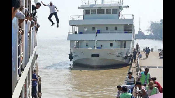 कैप्टन के बाद दो युवकों ने भी पानी में मारी छलांग