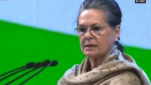 रूटीन चेकअप के लिए पहुंची हैं अस्पताल