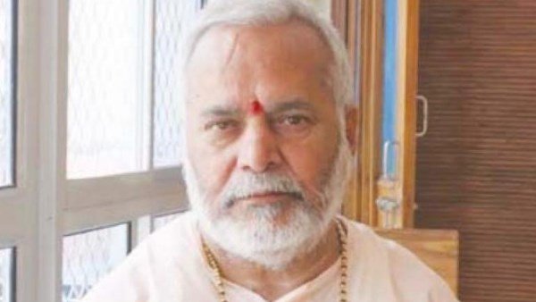 Supreme Court to hear plea of law student seeking transfer of rape case against ex-minister Swami Chinmayanand Supreme Court to hear plea of law student seeking transfer of rape case against ex-minister Swami Chinmayanand