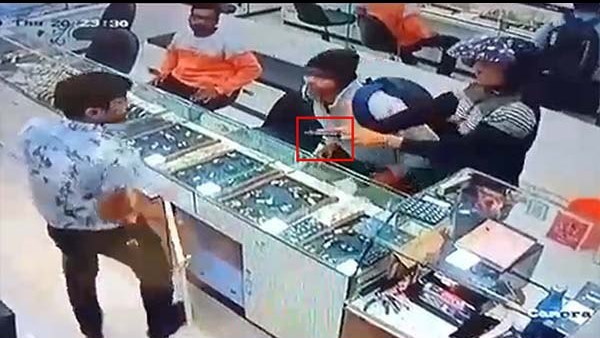 surat robbery news surat robbery news