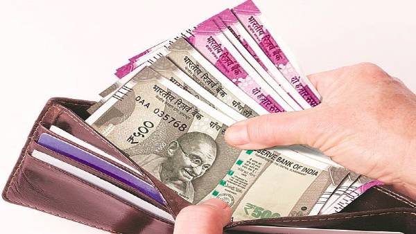 पैन से आधार लिंक नहीं हुआ तो सैलरी से 20% TDS काट लेगी सरकार