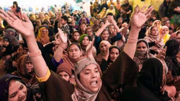 नेताओं ने भी कर लिया हैं किनारा