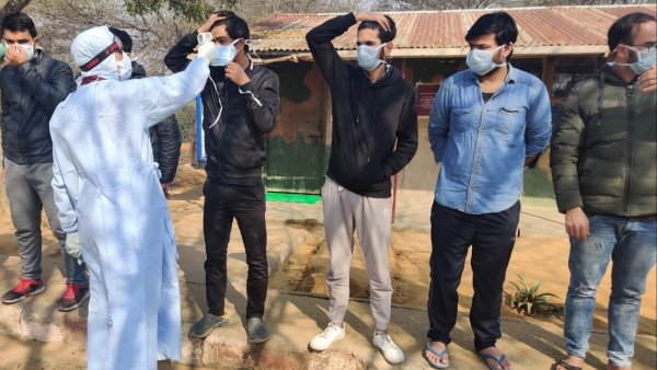 Corona virus 5 people shifted from ITBP camp to Delhi Safdarjung hospital Corona virus 5 people shifted from ITBP camp to Delhi Safdarjung hospital