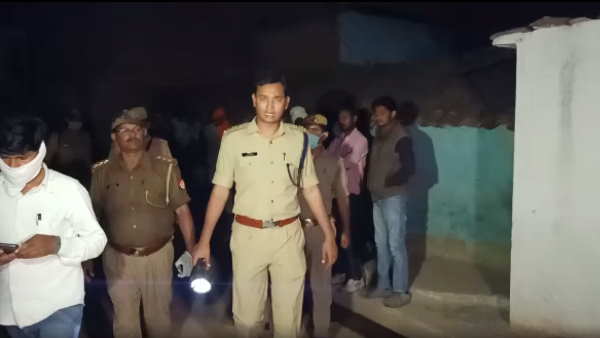 घर वाले जब खेत से लौटे तो देखी बेटी की लाश