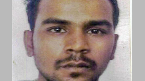 निर्भया केस: दोषी मुकेश को राहत नहीं, जल्द सुनवाई की मांग SC ने ठुकराई निर्भया केस: दोषी मुकेश को राहत नहीं, जल्द सुनवाई की मांग SC ने ठुकराई