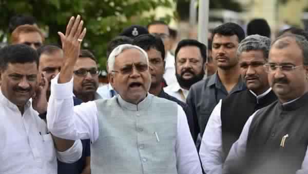 एक्शन में बिहार सरकार एक्शन में बिहार सरकार