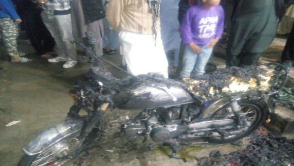 Pakistan: Five injured after a cracker bomb exploded at Kabari Bazar in Rawalpindi. More details awaited. Pakistan: Five injured after a cracker bomb exploded at Kabari Bazar in Rawalpindi. More details awaited.
