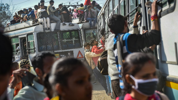 Centre suspends two Delhi govt officers, show causes two others over lapses during lockdown Centre suspends two Delhi govt officers, show causes two others over lapses during lockdown