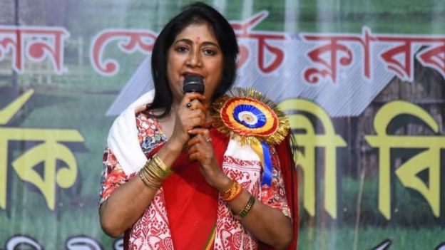 कोरोना वायरस: क्या गोमूत्र पीने से कोई फ़ायदा होता है? कोरोना वायरस: क्या गोमूत्र पीने से कोई फ़ायदा होता है?