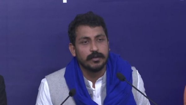 महत्वाकांक्षा नहीं मजबूरी