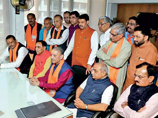 संख्या बल के हिसाब से बराबर की टक्कर