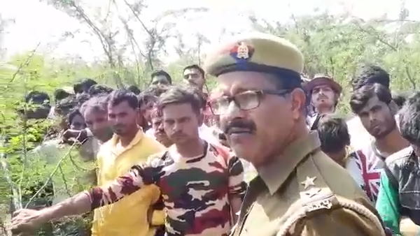 Body of girl found in bushes Body of girl found in bushes