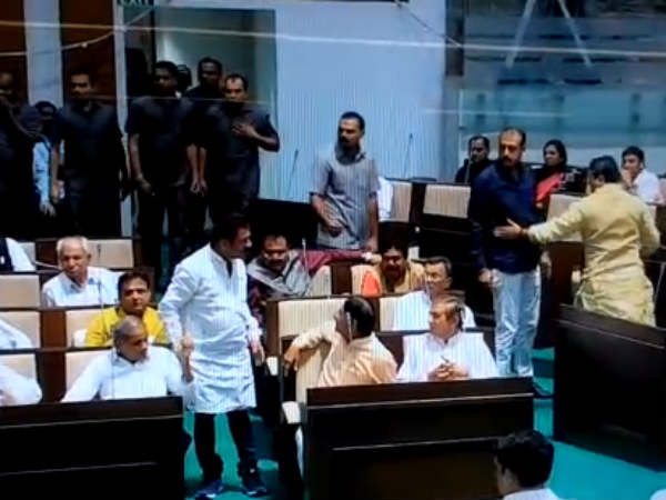 'भाजपा अपनी सम्पत्ति दे तो भी कांग्रेस नहीं छोड़ूंगा'