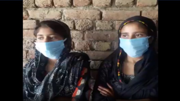 लोग कर रहे दोनों बहनों की तारीफ