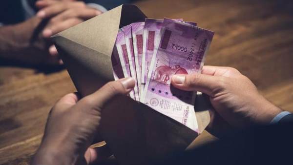 लोन मोरेटोरियम पर ईएमआई भरने वालों के लिए कैशबैक