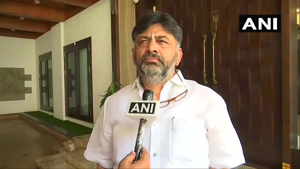 DK Shivakumar on jyotiraditya scindia, says- Leaders may come and go, that doesnt make any difference DK Shivakumar on jyotiraditya scindia, says- Leaders may come and go, that doesnt make any difference