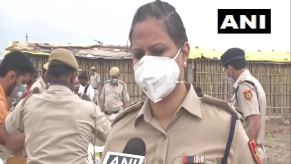दिल्ली पुलिस की अधिकारी ने ली जिम्मेदारी