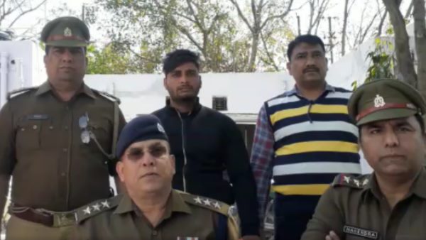 ghaziabad police busted loot and chain snatcher gang ghaziabad police busted loot and chain snatcher gang