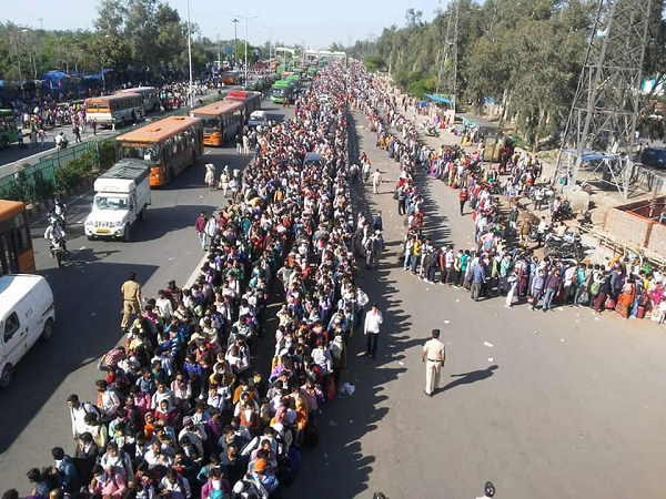 डीएम और एसएसपी से बसें न रोकने का अनुरोध