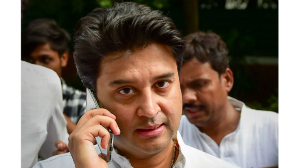 पुलवामा हमले पर पार्टी को खड़ा किया कठघरे में
