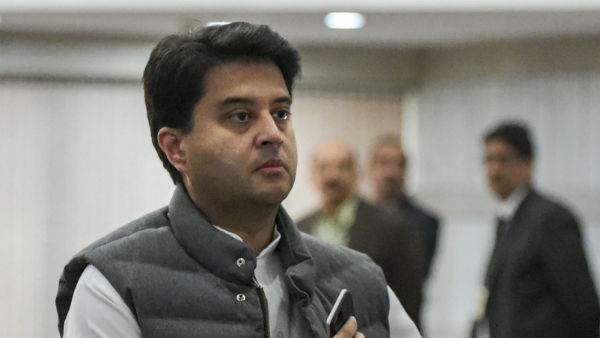 बैकडोर की पॉलिटिक्स करने वाली पार्टी