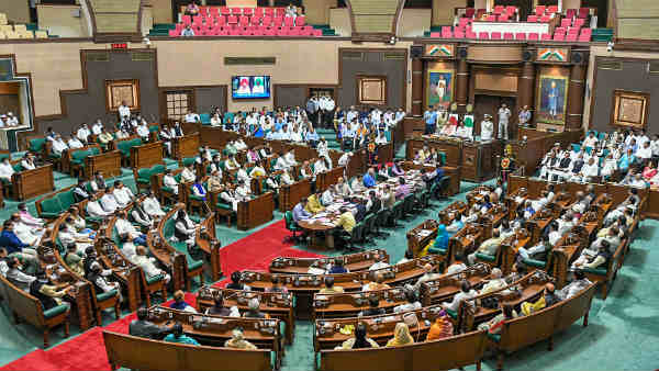 कबतक बचेगी कमलनाथ सरकार ?