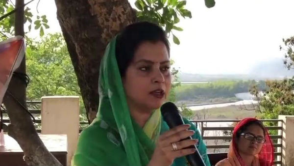 कश्मीर के युवराज विक्रमादित्य सिंह से हुई है चित्रांगदा की शादी