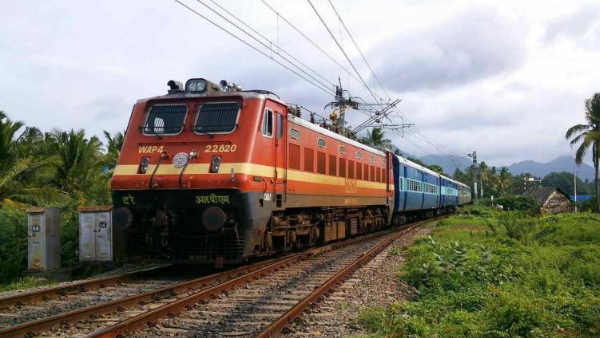 सभी ट्रेनों के संचालन को रोका