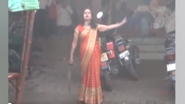 'हिम्मत है तो मुझे हटा कर दिखाओ'