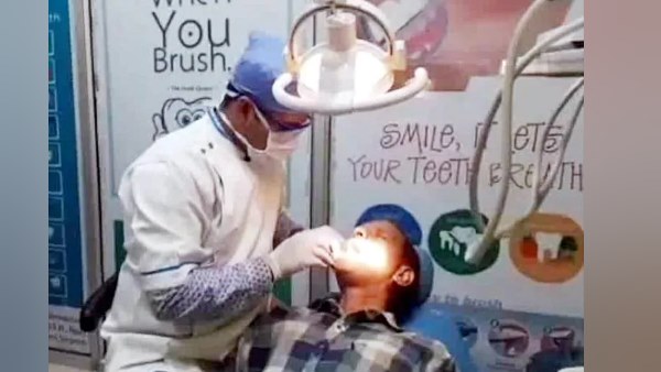 लंबे दांत की वजह से हो रही थी परेशानी