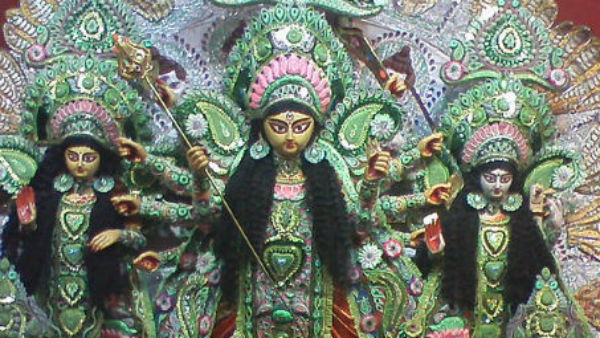 लड्डू का चढ़ावा