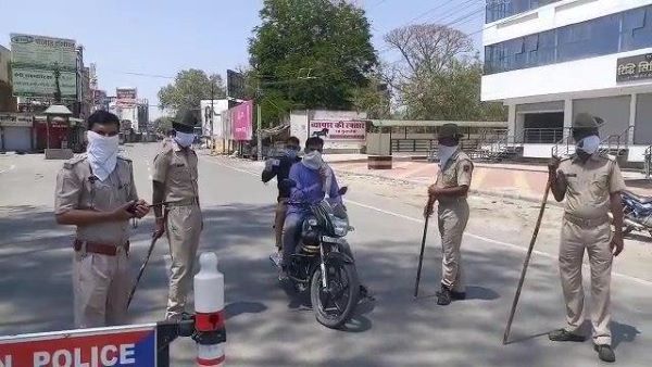 2400 से ज्यादा पुलिसकर्मी कर्फ्यू में तैनात