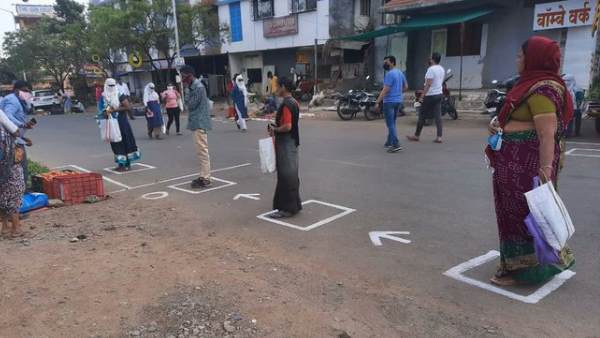 coronavirus, lockdown, pm modi, social distancing, shops, कोरोना वायरस, लॉकडाउन, सोशल डिस्टेंसिंग, सामाजाकि दूरी, पीएम मोदी coronavirus, lockdown, pm modi, social distancing, shops, कोरोना वायरस, लॉकडाउन, सोशल डिस्टेंसिंग, सामाजाकि दूरी, पीएम मोदी