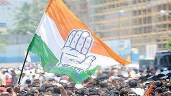 सत्ता जाती देख बेचैन हुई कांग्रेस