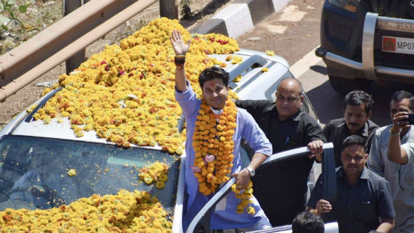 पांच महीने से हो रही थी सिंधिया को मनाने की कोशिश