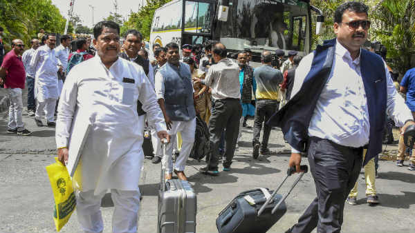 सोमवार को होगा सरकार के भाग्य का फैसला