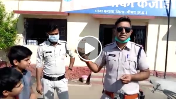 पिता ने किया बच्चों को प्रेरित