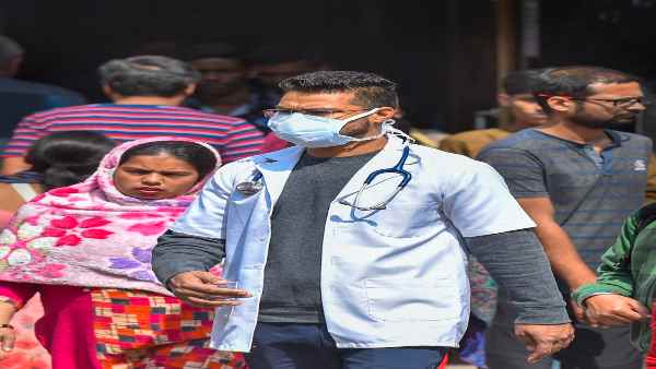 कोलकाता में 55 साल के शख्स की मौत