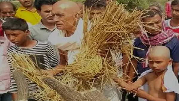 गांव में ही किया गया अंतिम संस्कार