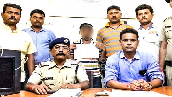 ऑपरेशन थंडरः 275 दलाल पकड़े गए, 22000 फर्जी टिकट जब्त