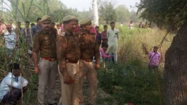 couple dead body found hanging from tree in pilibhit couple dead body found hanging from tree in pilibhit