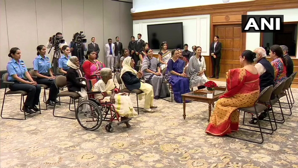 Prime Minister Narendra Modi talks to women honored with Nari Shakti Puraskar on Women Day Prime Minister Narendra Modi talks to women honored with Nari Shakti Puraskar on Women Day