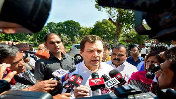 Corona relief package- Rahul Gandhi praised and spoke for the Modi government for the first time .... Corona relief package- Rahul Gandhi praised and spoke for the Modi government for the first time ....