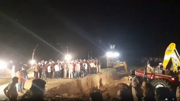 Two year old innocent fell in open borewell, rescued after hard work Two year old innocent fell in open borewell, rescued after hard work