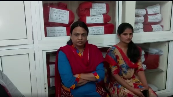 तीन हजार रुपए लेकर घर बुलाया