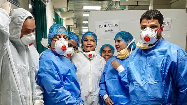 6 doctors, 4 nurses in RML Hospital exposed to coronavirus suspect, all quarantined 6 doctors, 4 nurses in RML Hospital exposed to coronavirus suspect, all quarantined