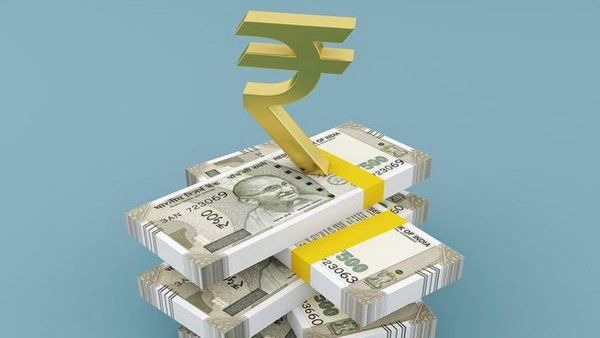 सामान्य परिस्थिति में सोने व ब्याज दरों के बीच नकारात्मक संबंध होता है