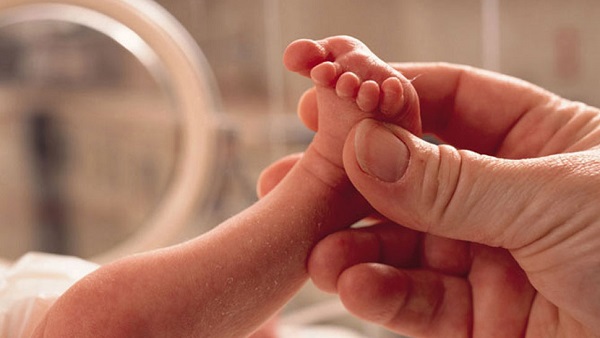newborn in London becomes the youngest victim of coronavirus pandemic newborn in London becomes the youngest victim of coronavirus pandemic