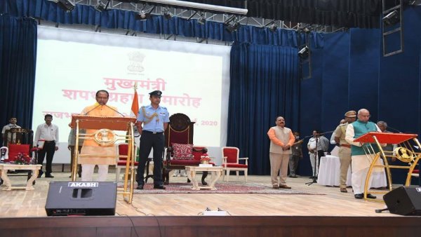 कांग्रेस के पास 92 विधायक